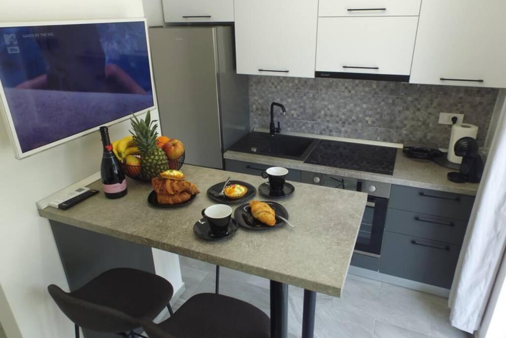 Apartment In Park Forest Soline Near The Sea ペシュチャーナ・ウヴァラ エクステリア 写真