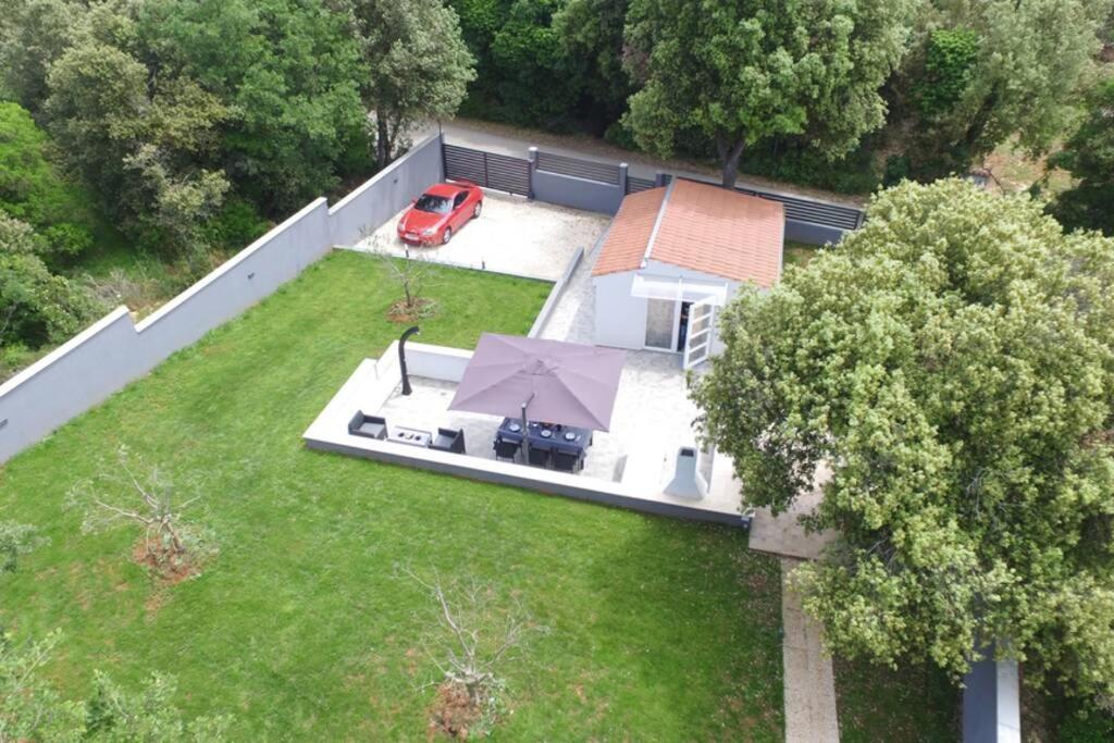 Apartment In Park Forest Soline Near The Sea ペシュチャーナ・ウヴァラ エクステリア 写真